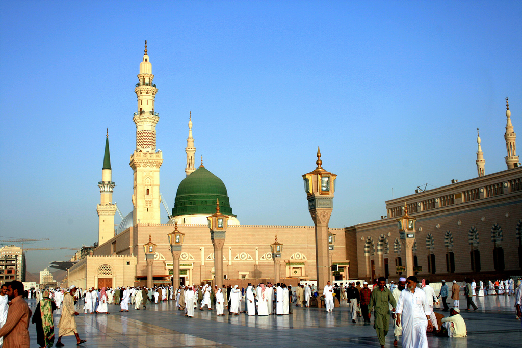 How shall I spend my day in Makkah and Madinah?