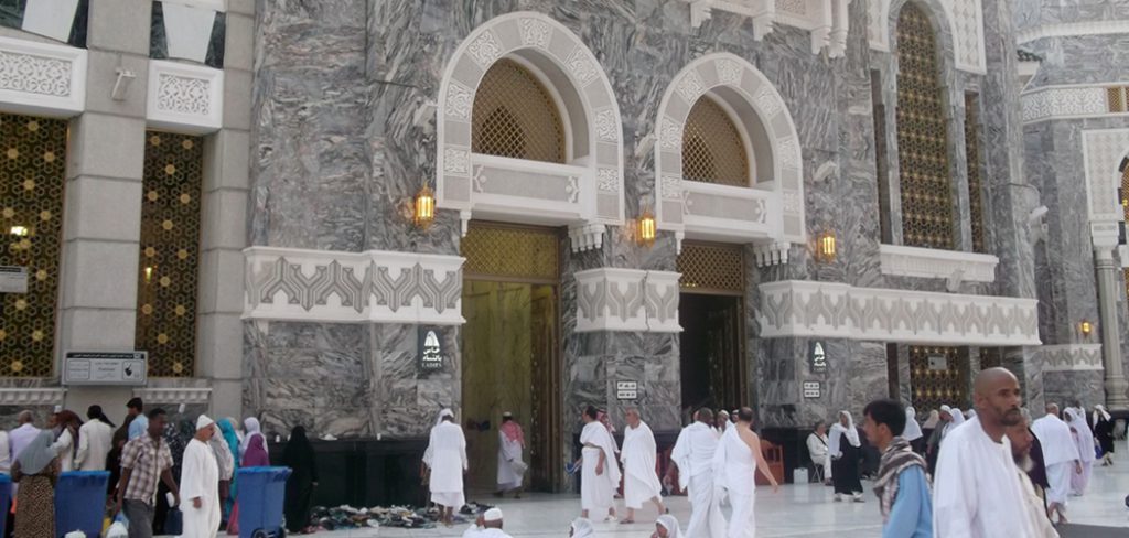 210 doors in Haram for entry and exit of pilgrims